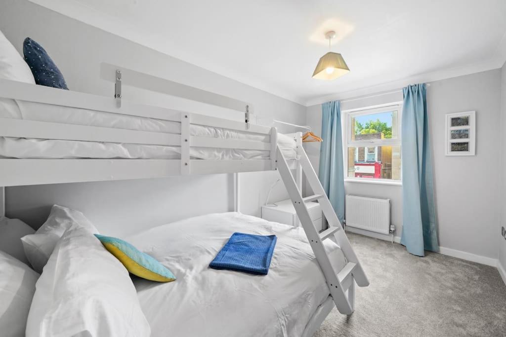 Modern Apartment Near Old Town With Parking مارجيت المظهر الخارجي الصورة